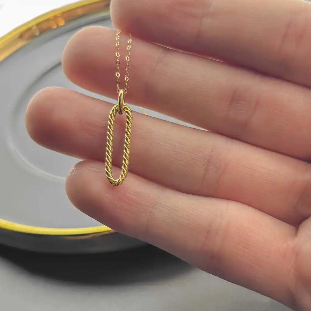 آویز طلای بیضی پیچی طنابی