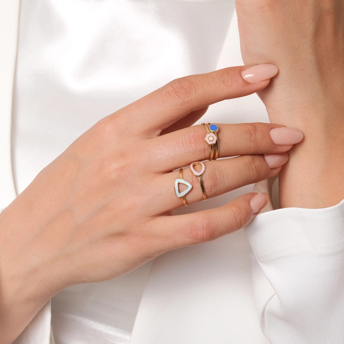 انگشتر کندوی طلایی